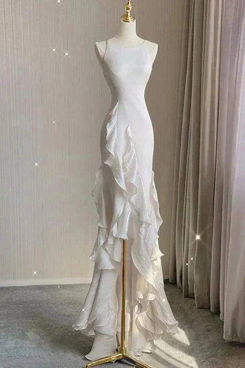 Vestido de fiesta de sirena con tirantes finos, volantes y espalda descubierta